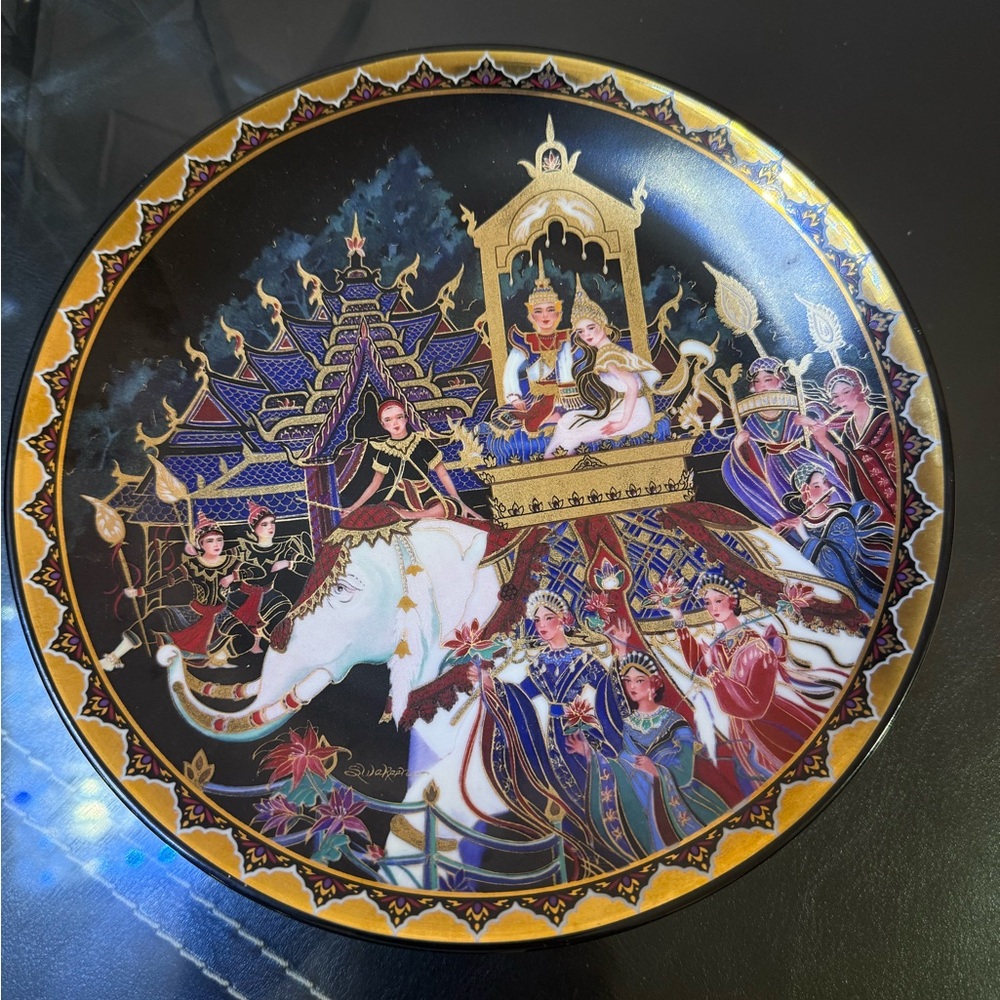 Porcelain of Thailand Collector Plate – Royal Kingdom – With Plate Hanger